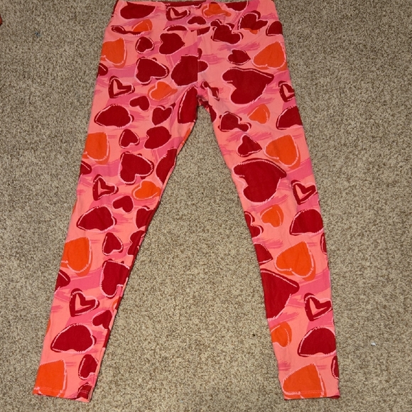 LuLaRoe Pants - LuLaRoe Heart Patterned Leggings - Red and Pink